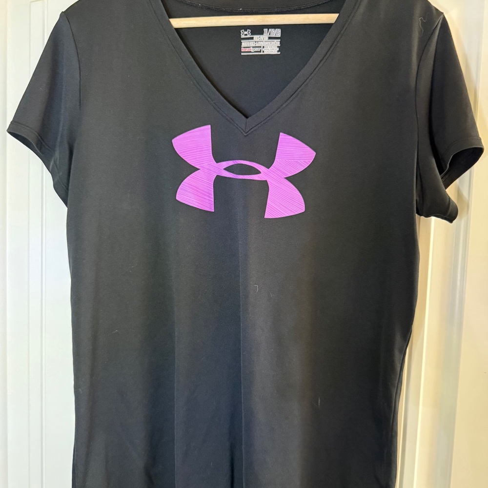 Women’s XL Under Armour Black Tee with Purple Logo